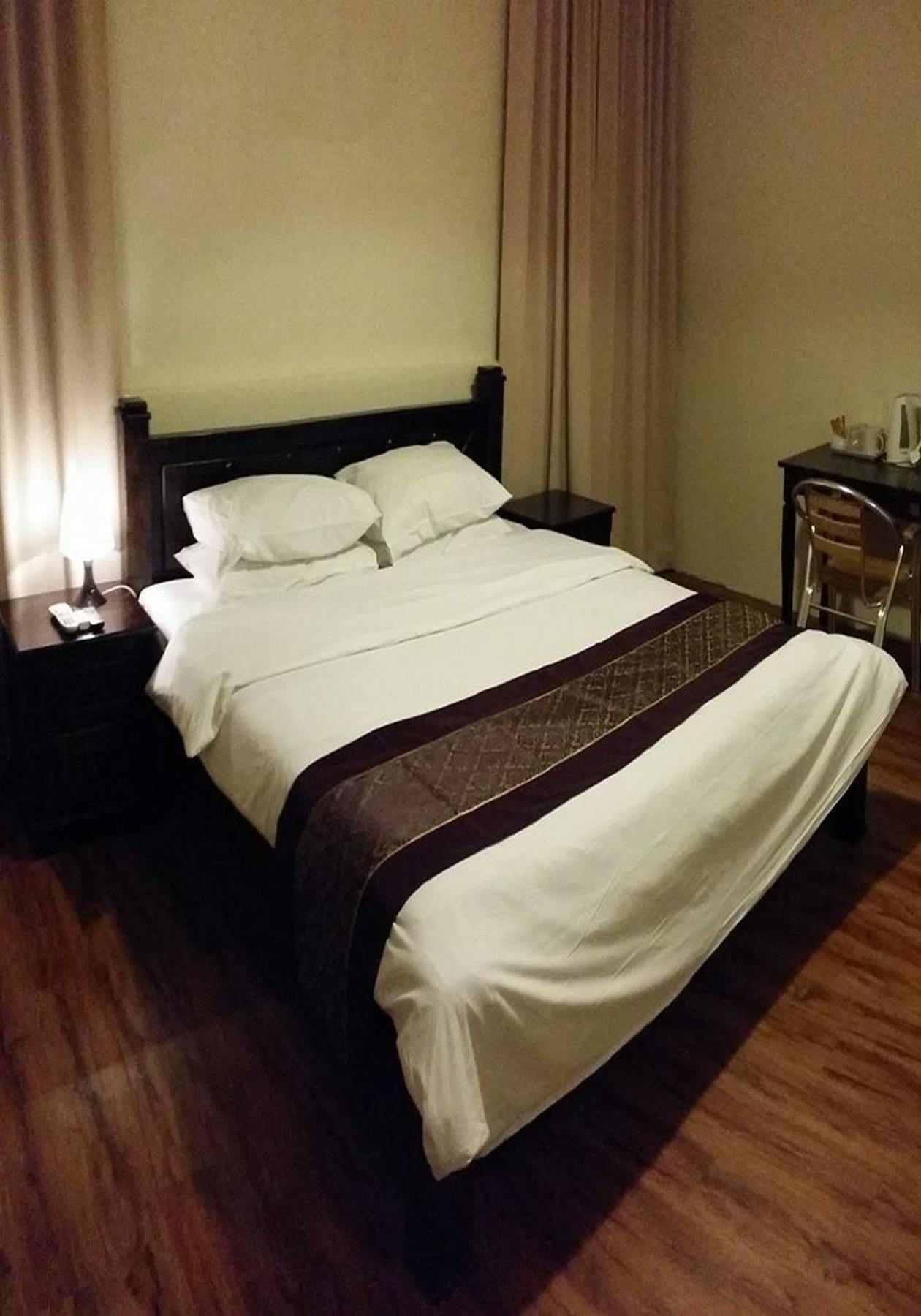 8 Boutique By The Sea Hotel Tanjung Tokong Buitenkant foto