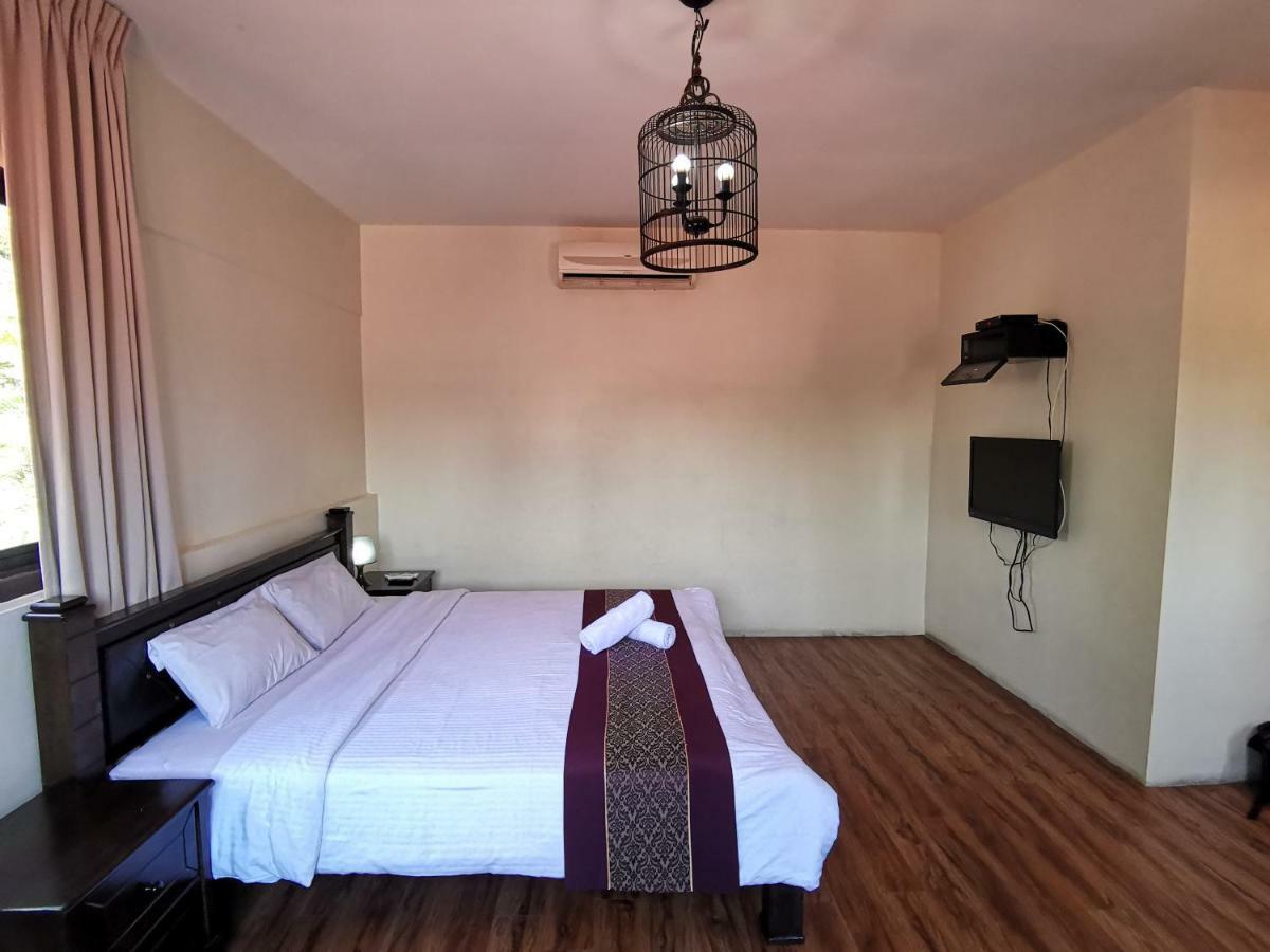 8 Boutique By The Sea Hotel Tanjung Tokong Buitenkant foto