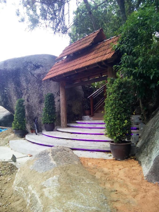 8 Boutique By The Sea Hotel Tanjung Tokong Buitenkant foto