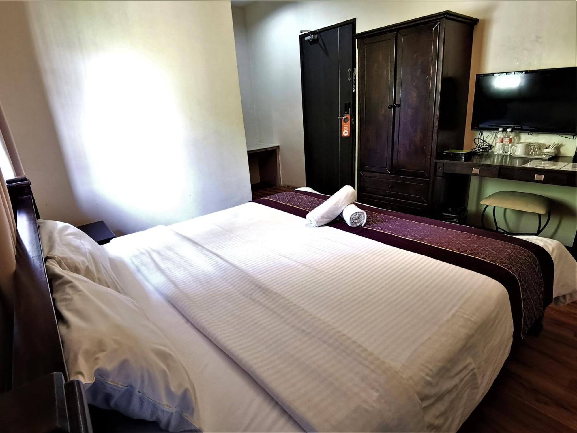 8 Boutique By The Sea Hotel Tanjung Tokong Buitenkant foto